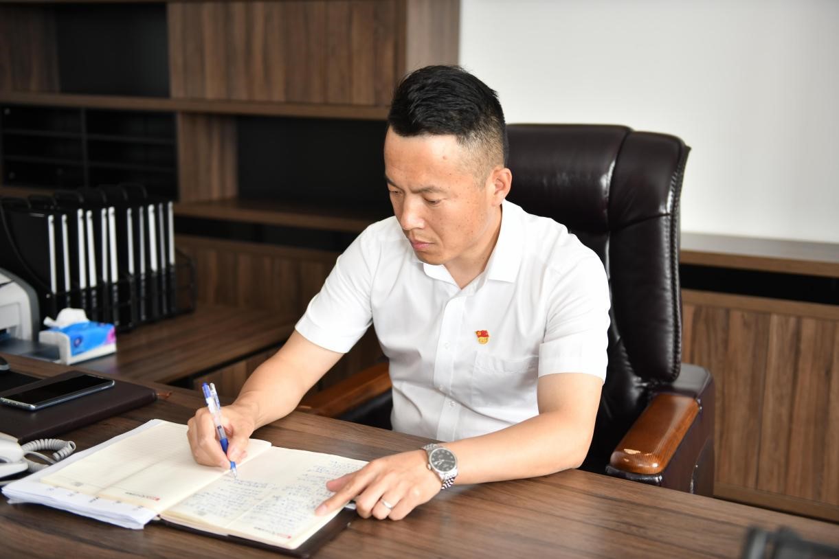 張清峰1 張清峰1