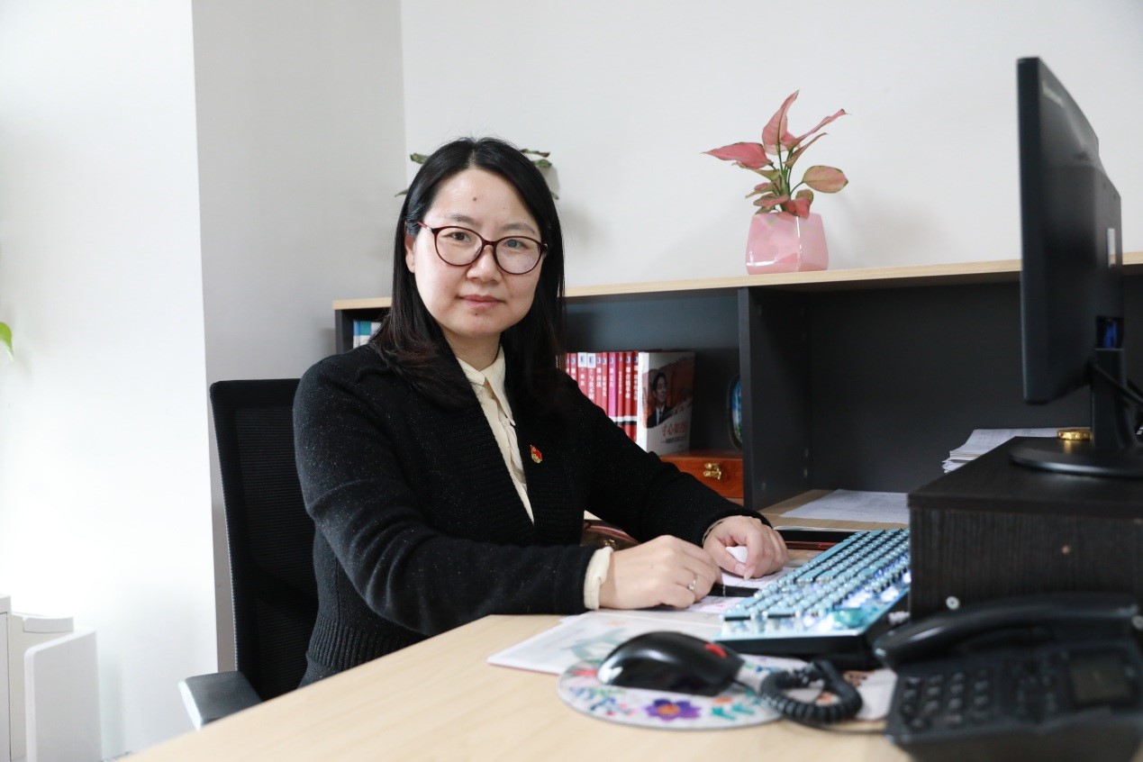 何旭麗1 何旭麗1