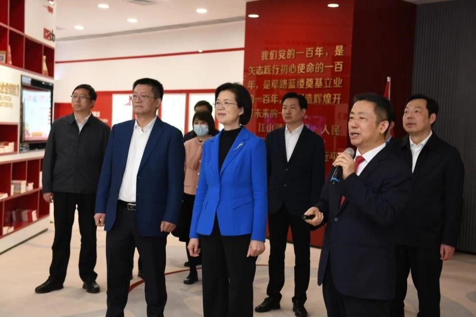 江蘇省委常委、組織部部長沈瑩調研w66國際1