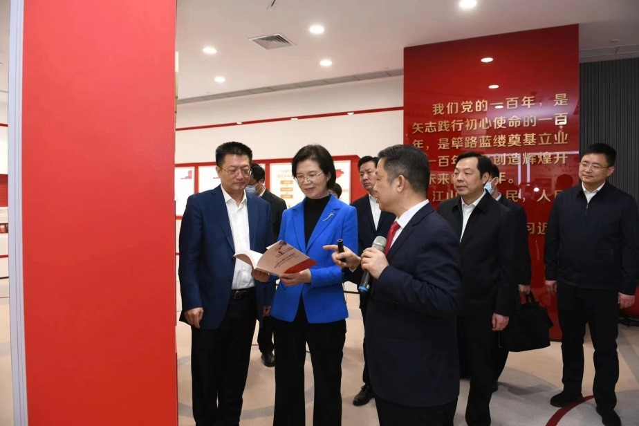 江蘇省委常委、組織部部長沈瑩調研w66國際2